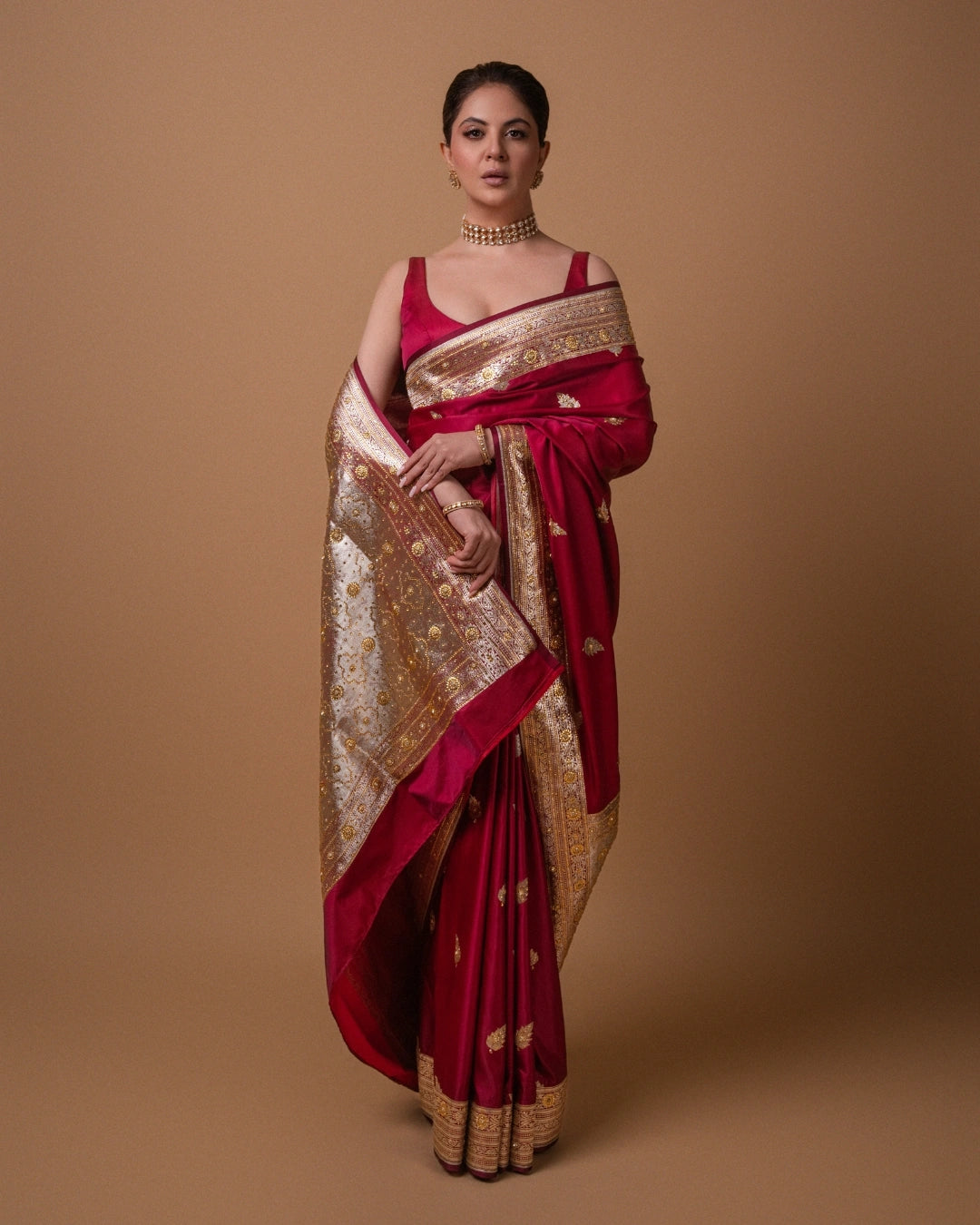 Maroon Pure Banarasi Silk Saree with All-Over Gold Zari Border Floral Leaf Design and Matching Blouse