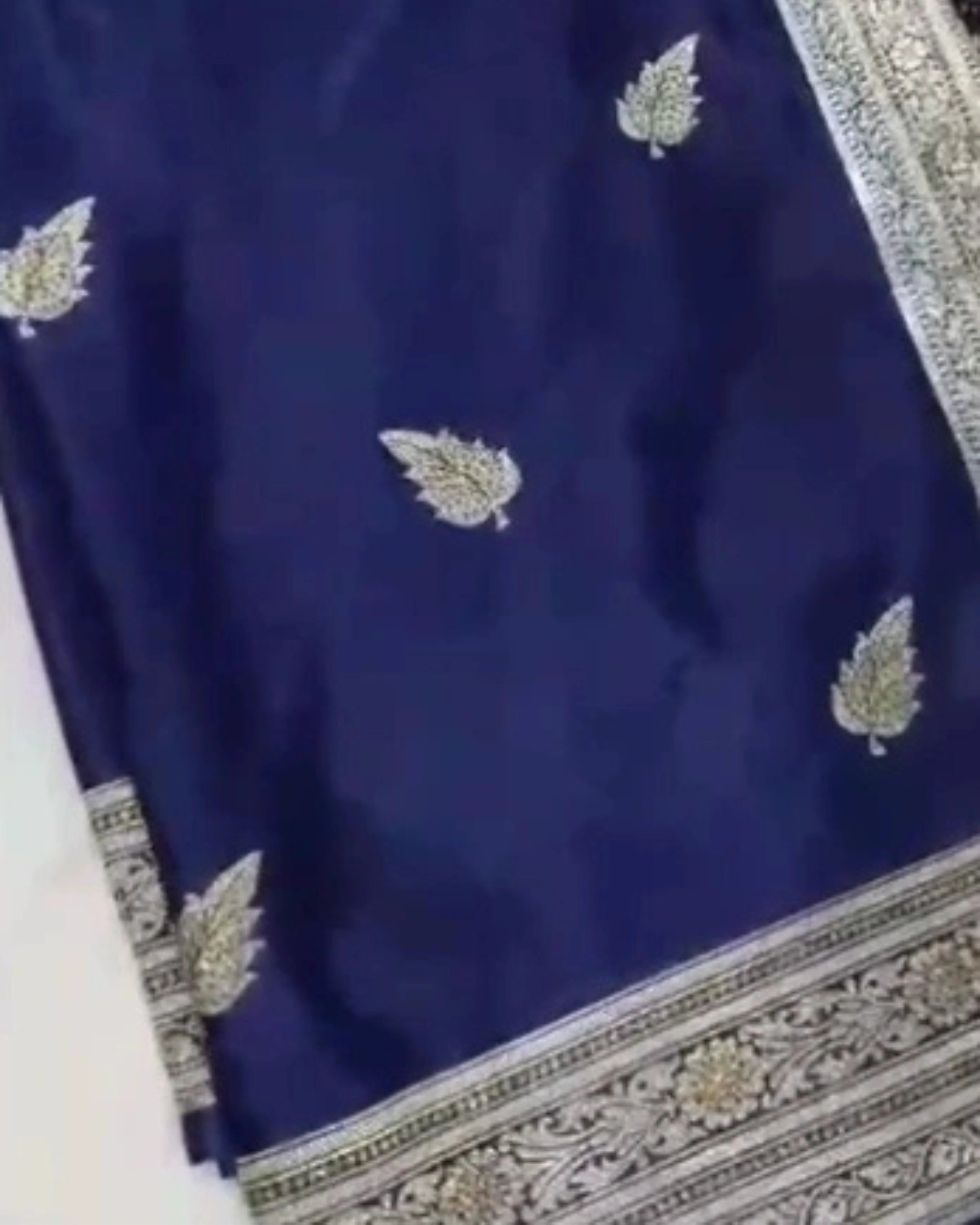 Maroon Pure Banarasi Silk Saree with All-Over Gold Zari Border Floral Leaf Design and Matching Blouse