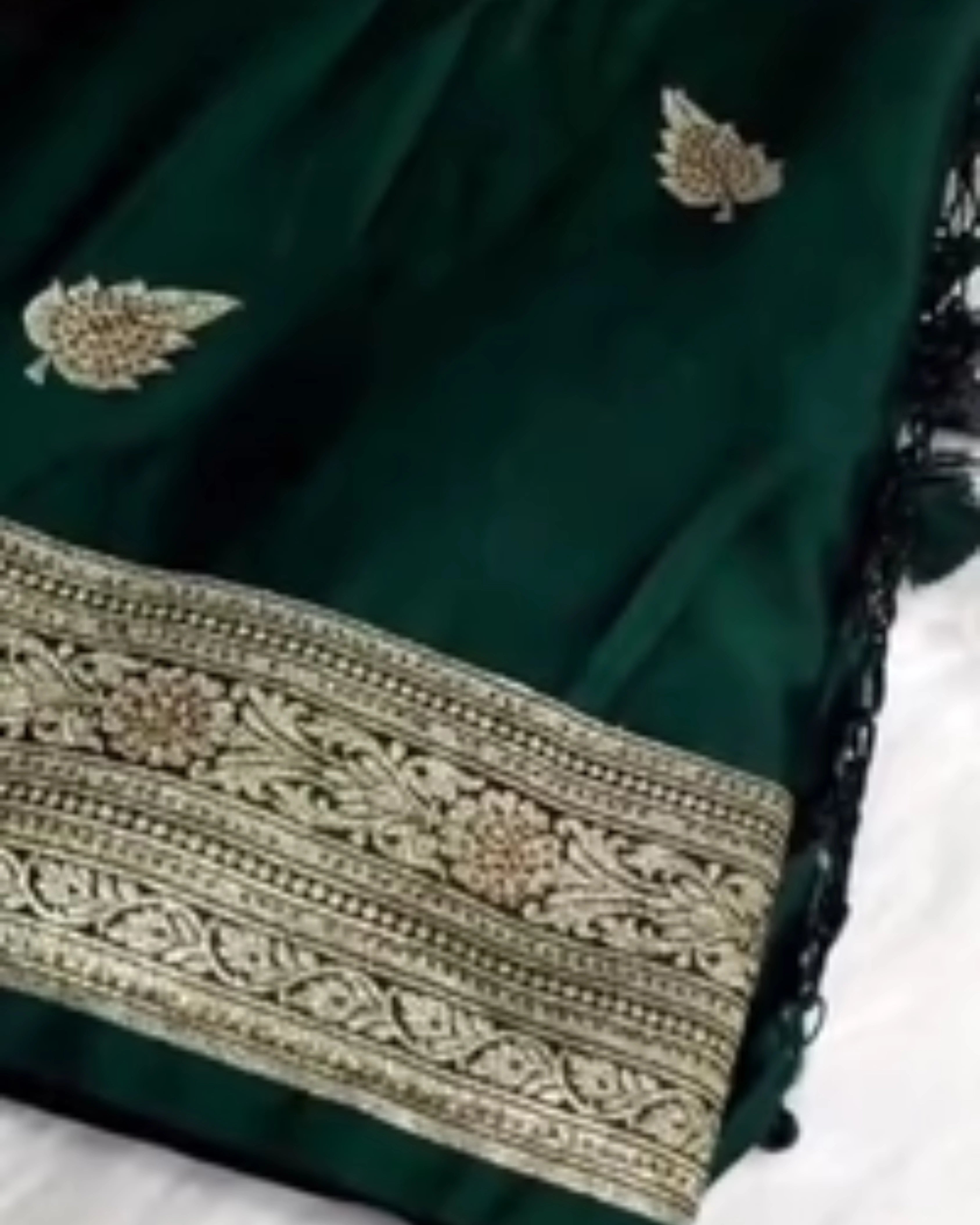 Maroon Pure Banarasi Silk Saree with All-Over Gold Zari Border Floral Leaf Design and Matching Blouse