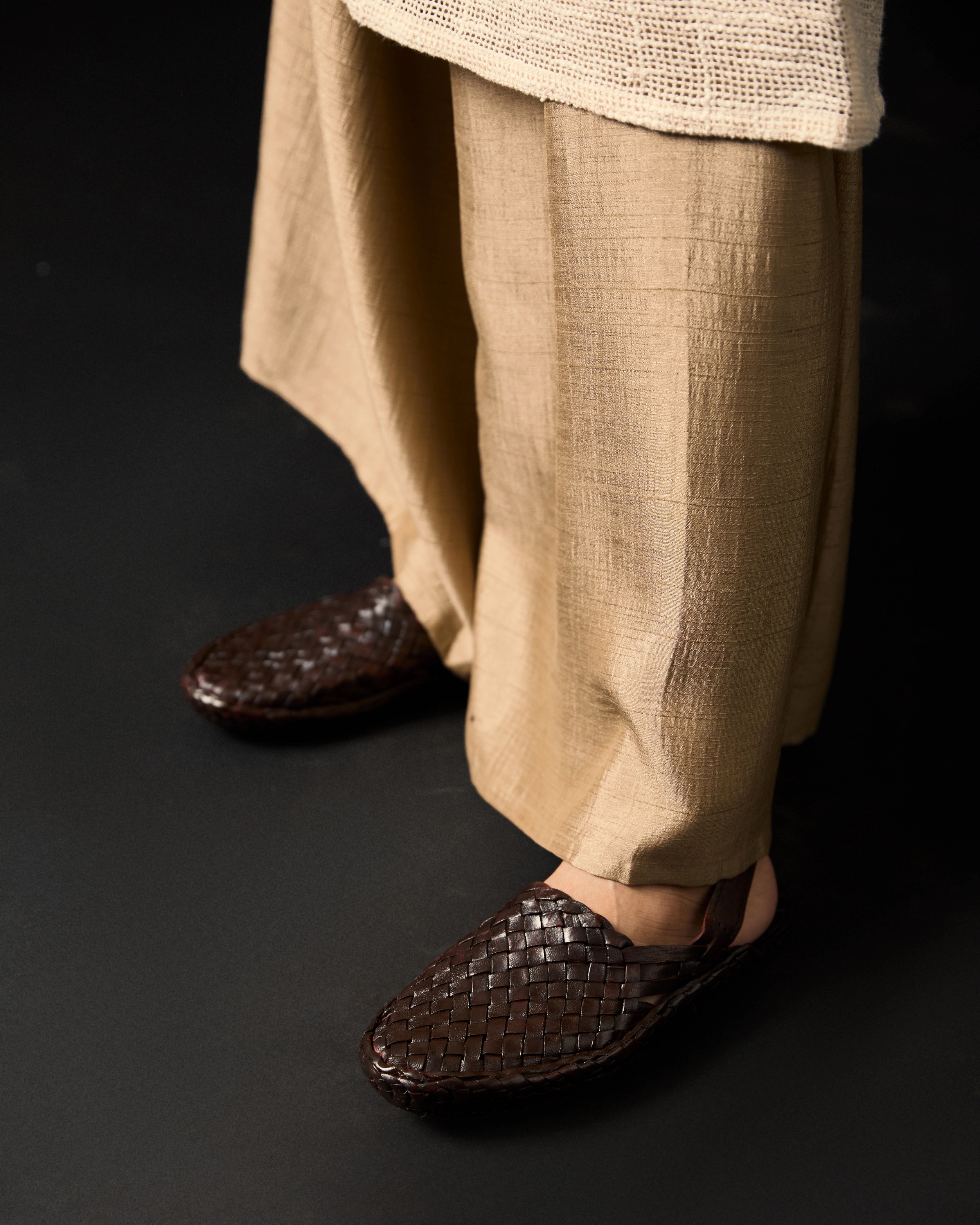 Nomad Long Kurta Set With Relaxed Pants And Long Knit Dupatta